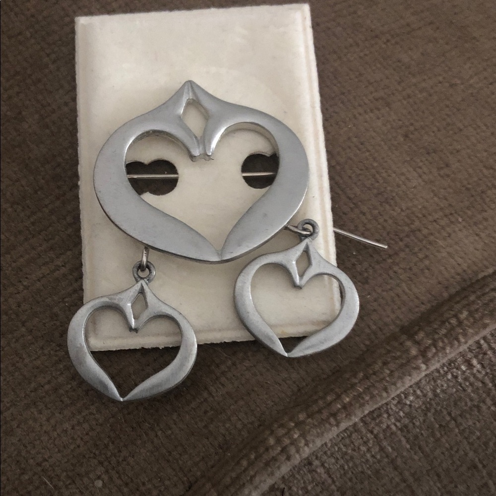 ❤️🌴Signed Pewter Earrings and Brooch Set - $65 or $50 w/offer